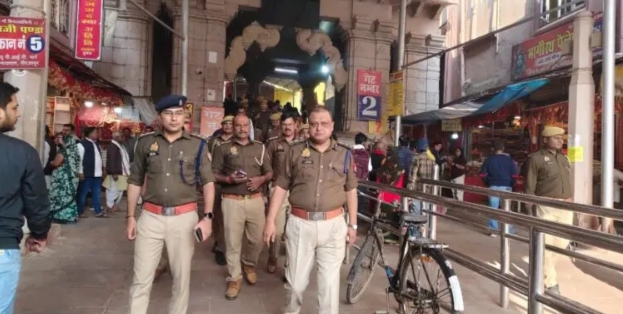 मिर्जापुर में प्रयागराज आयोजित वाले माघ मेला 2026 के लिए जनपद पुलिस यातायात शाखा ने व्यापक यातायात प्रबंधन की रूपरेखा तैयार की है। मिर्जापुर में प्रयागराज आयोजित वाले माघ मेला 2026 के लिए जनपद पुलिस यातायात शाखा ने व्यापक यातायात प्रबंधन की रूपरेखा तैयार की है।
