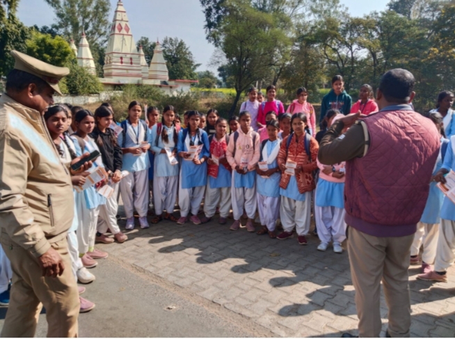 मिशन शक्ति 5.0 के तहत सोनभद्र पुलिस का व्यापक जन-जागरूकता अभियान