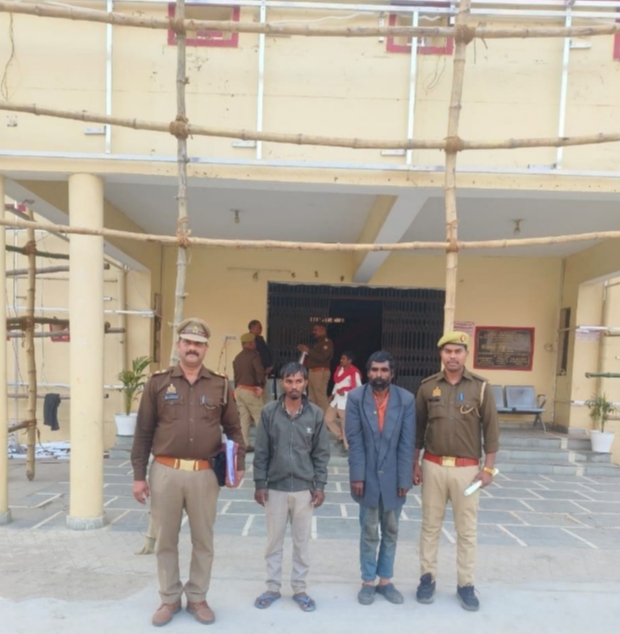 थाना रॉबर्ट्सगंज पुलिस द्वारा धारा 70(1), 115(2) बीएनएस के अंतर्गत पंजीकृत अभियोग में वांछित 02 नफर अभियुक्तों को गिरफ्तार किया गया
