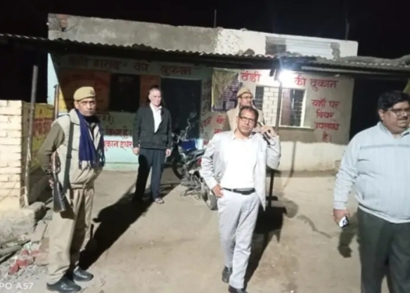ओवररेटिंग की शिकायत पर शराब की दुकान पर छापेमारी, FIR के निर्देश