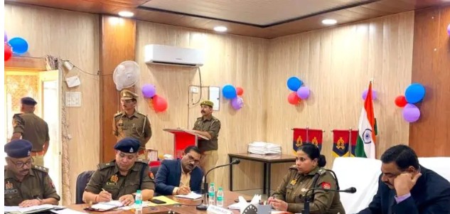 मिर्जापुर,आगामी त्योहारों को लेकर डीएम–एसपी ने पीस कमेटी के साथ की बैठक