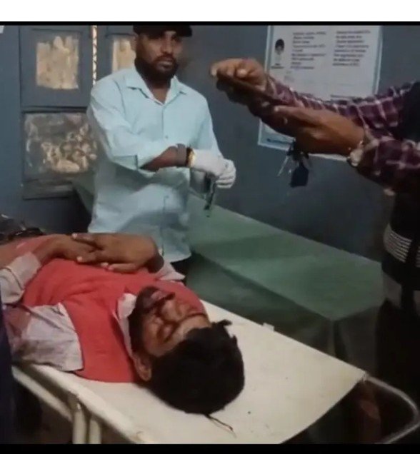 गैपुरा रेलवे ओवरब्रिज पर बाइक–बोलेरो की टक्कर, युवक गंभीर घायल गैपुरा रेलवे ओवरब्रिज पर बाइक–बोलेरो की टक्कर, युवक गंभीर घायल
