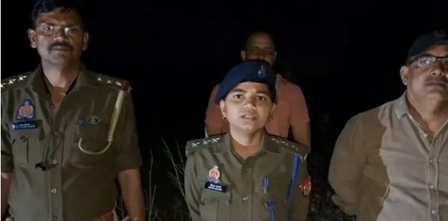 मीरजापुर पुलिस की बड़ी कार्रवाई, मुठभेड़ में 25 हजार का इनामिया गो-तस्कर घायल होकर गिरफ्तार मीरजापुर पुलिस की बड़ी कार्रवाई, मुठभेड़ में 25 हजार का इनामिया गो-तस्कर घायल होकर गिरफ्तार