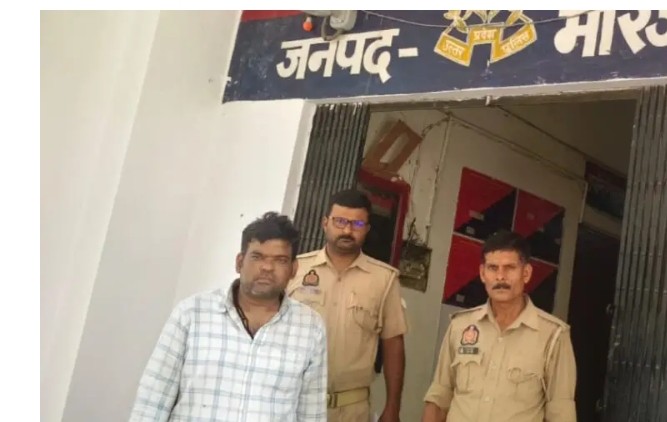 मीरजापुर पुलिस की ताबड़तोड़ कार्रवाई: कफ सिरप तस्कर, अपहरण आरोपी व जुआरी गिरफ्तार मीरजापुर पुलिस की ताबड़तोड़ कार्रवाई: कफ सिरप तस्कर, अपहरण आरोपी व जुआरी गिरफ्तार