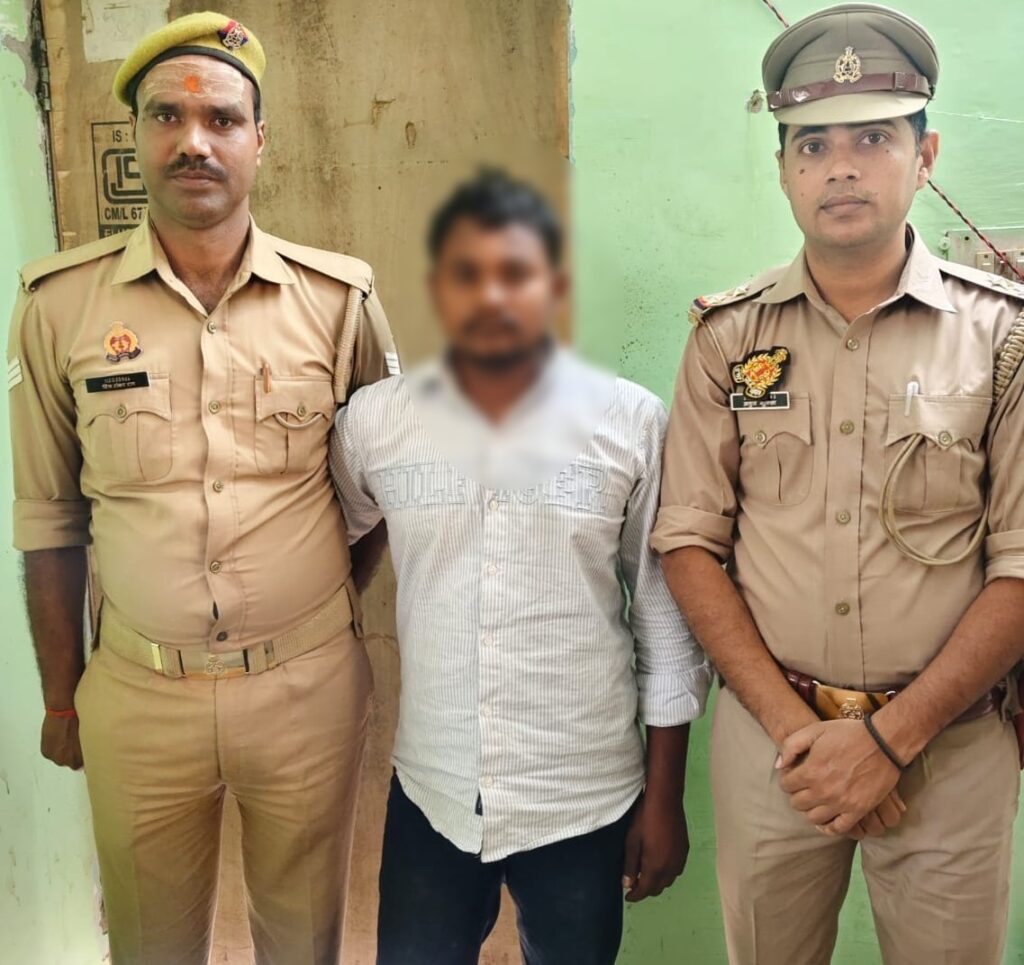 थाना कोन पुलिस की बड़ी कार्रवाई: 3 गो तस्कर गिरफ्तार, पिकअप वाहन से 3 गोवंश बरामद जनपद सोनभद्र | थाना कोन पुलिस की बड़ी कार्रवाई: 3 गो तस्कर गिरफ्तार, पिकअप वाहन से 3 गोवंश बरामद जनपद सोनभद्र |
