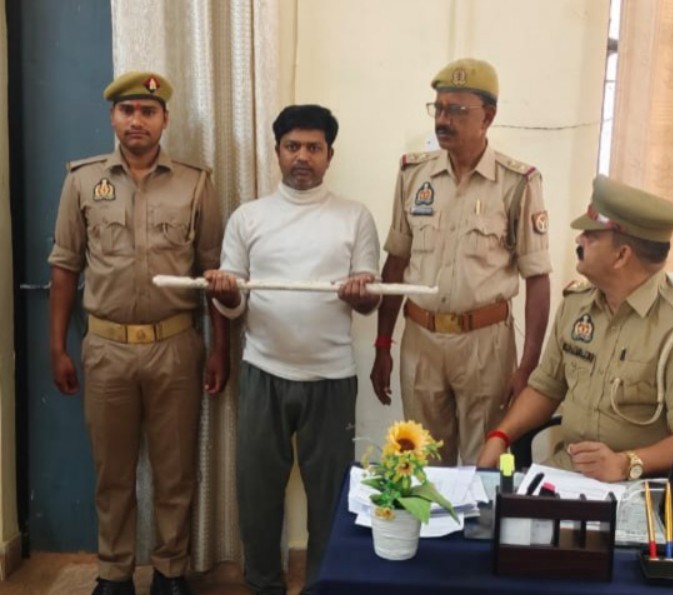 हत्या के मामले में फरार अभियुक्त गिरफ्तार, बीजपुर पुलिस को बड़ी सफलता हत्या के मामले में फरार अभियुक्त गिरफ्तार, बीजपुर पुलिस को बड़ी सफलता