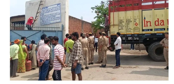 मिर्जापुर,13 मार्च की गैस बुकिंग के बाद भी नहीं मिली डिलीवरी