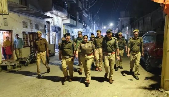 मीरजापुर: थाना समाधान दिवस पर जनपद के सभी थानों में सुनी गई जनता की समस्याएं मीरजापुर: थाना समाधान दिवस पर जनपद के सभी थानों में सुनी गई जनता की समस्याएं