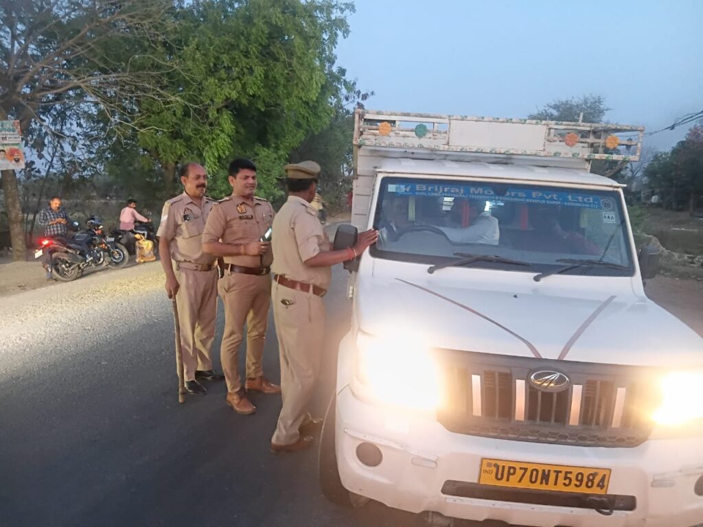 सघन चेकिंग अभियान में पुलिस का कड़ा एक्शन: नियम तोड़ने वालों पर चला चालान का  सख्त कार्रवाई 