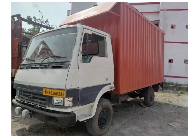 ट्रक में लदी 2212 बोतल अवैध अंग्रेजी शराब बरामद
