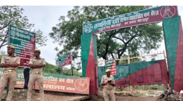 लखनिया दरी में पर्यटकों को बड़ी राहत: अवैध वसूली पर रोक, ठेकेदार को नोटिस; दुर्व्यवहार पर होगी सख्त कार्रवाई