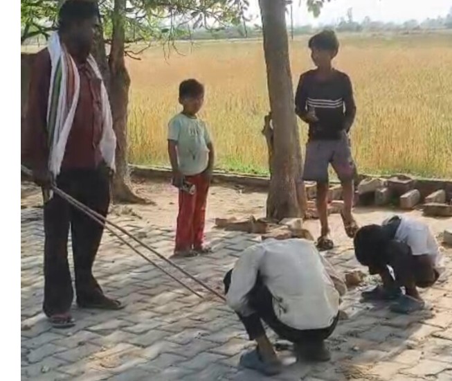 तालाब में मछली पकड़ने पर नाबालिगों को दी क्रूर सजा, ‘मुर्गा’ बनाकर प्रताड़ित करने वाला आरोपी गिरफ्तार