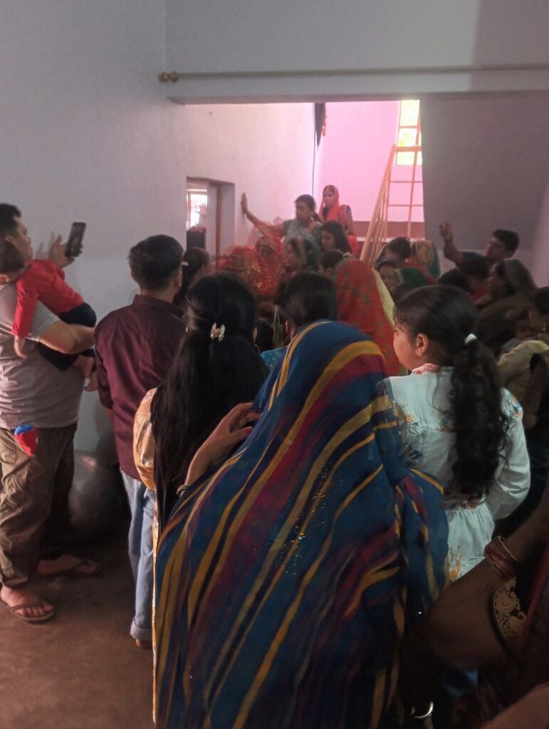 छपका में भावनाओं का सैलाब: नन्दलाल धर द्विवेदी की पुत्री की विदाई में नम हुईं आंखें