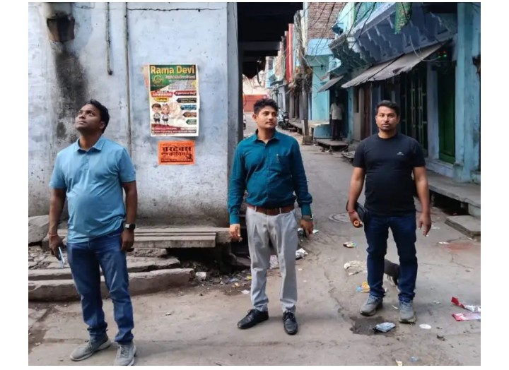 डंकीगंज समेत कई मोहल्लों में बिजली चोरी पर कार्रवाई, 4 एफआईआर दर्ज