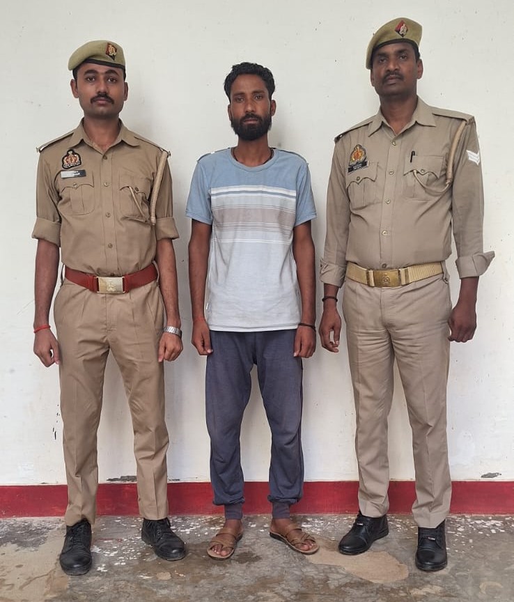थाना सन्तनगर पुलिस द्वारा नाबालिग के साथ सामुहिक दुष्कर्म के अभियोग से सम्बन्धित वांछित अभियुक्त गिरफ्तार