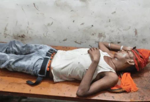 आंधी में छत से गिरी किशोरी गंभीर, सर्पदंश से महिला की हालत नाजुक आंधी में छत से गिरी किशोरी गंभीर, सर्पदंश से महिला की हालत नाजुक