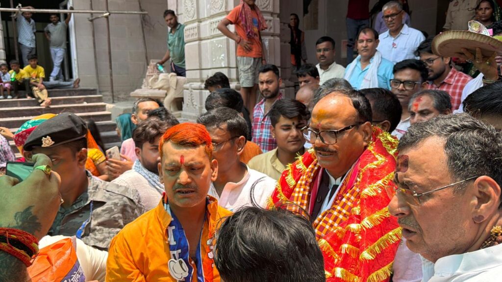मिर्ज़ापुर। उत्तर प्रदेश के उपमुख्यमंत्री बृजेश पाठक शुक्रवार सुबह लगभग 11:30 बजे विंध्याचल धाम पहुंचे।