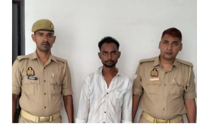 25 हजार का इनामी गो-तस्करी आरोपी तमंचे के साथ गिरफ्तार 25 हजार का इनामी गो-तस्करी आरोपी तमंचे के साथ गिरफ्तार