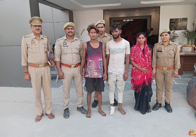रॉबर्ट्सगंज पुलिस की बड़ी सफलता: ऑटो में यात्रा कर रहे यात्रियों के पर्स से नकदी व कीमती सामान चोरी करने वाले शातिर गिरोह का पर्दाफाश, महिला सहित 03 अभियुक्त गिरफ्तार, चोरी की धनराशि बरामद