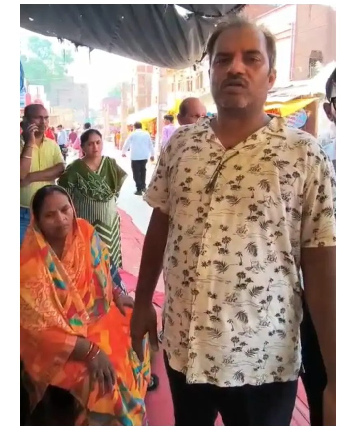 गंगा स्नान के दौरान पर्स चोरी, नकदी समेत जरूरी दस्तावेज गायब गंगा स्नान के दौरान पर्स चोरी, नकदी समेत जरूरी दस्तावेज गायब