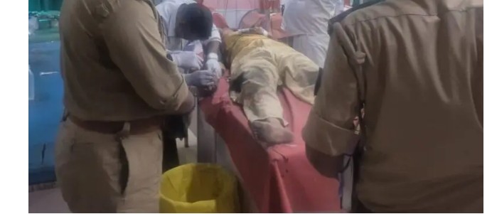 नटवा रोड पर महिला लहूलुहान हालत में मिली, गले पर धारदार हथियार से हमले की आशंका नटवा रोड पर महिला लहूलुहान हालत में मिली, गले पर धारदार हथियार से हमले की आशंका