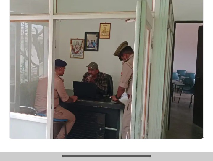 सोनभद्र। जिलाधिकारी चर्चित गौड़ के निर्देश पर जनपद में अग्नि सुरक्षा व्यवस्था को सुदृढ़ *करने के उद्देश्य से अग्निशमन विभाग द्वारा विभिन्न कोचिंग संस्थानों एवं डिजिटल लाइब्रेरियों का औचक निरीक्षण किया गया।
