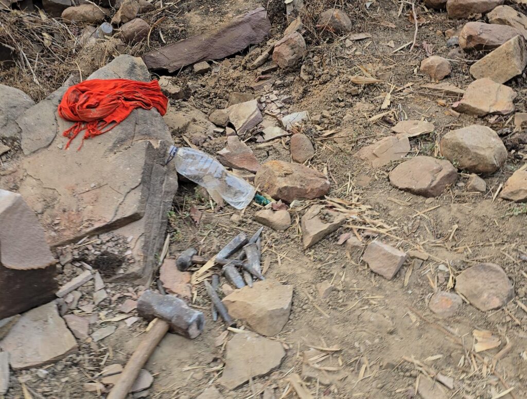 अवैध खनन और परिवहन का खेल चरम पर, प्रतिदिन लाखों रुपये के राजस्व का नुकसान 