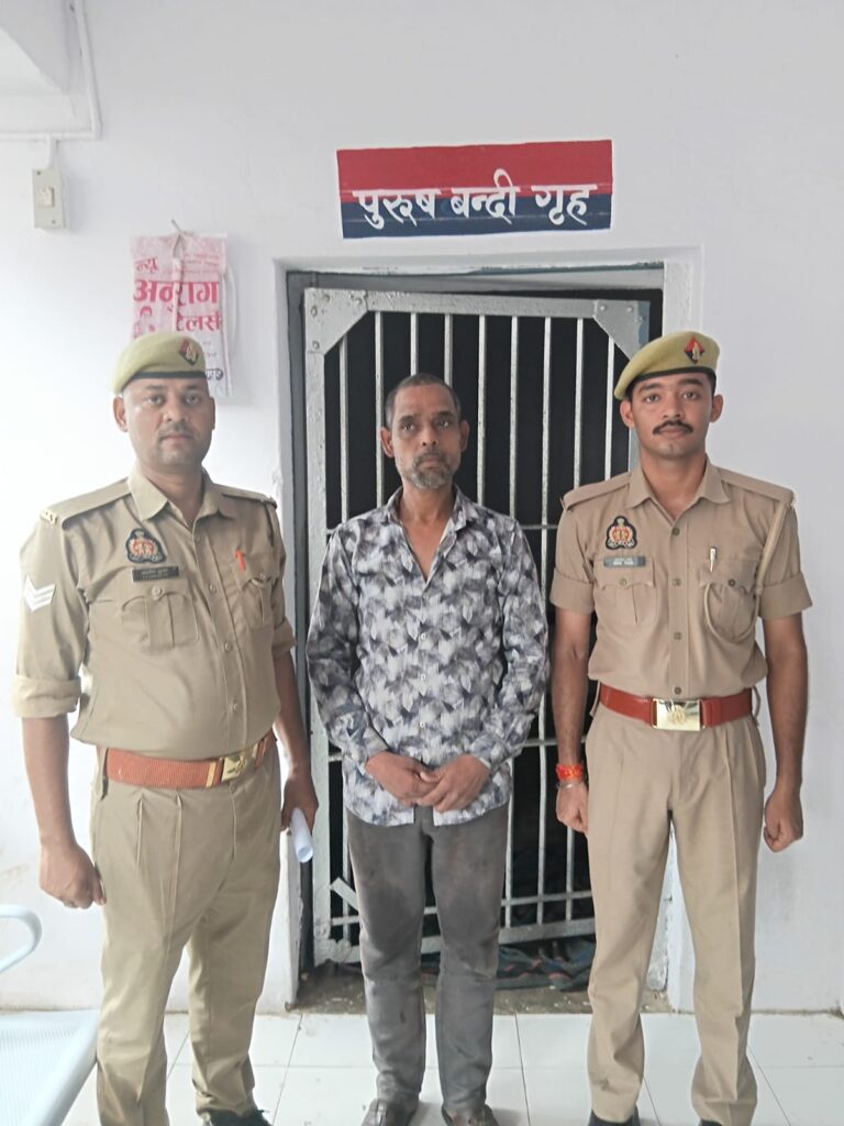 थाना को0कटरा पुलिस द्वारा अवैध देशी रिवाल्वर व कारतूस के साथ 01 अभियुक्त गिरफ्तार