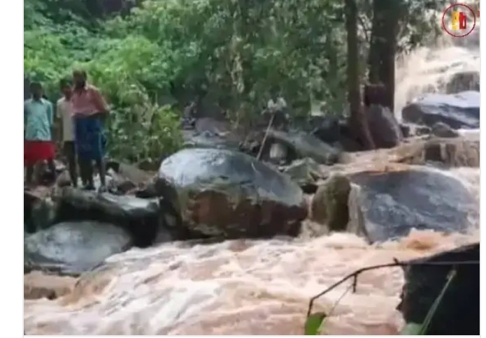 सोनभद्र: पिकनिक बना मातम, पड़वा नाले के तेज बहाव में बहे दो किशोरों के शव बरामद, पूरे गांव में शोक की लहर