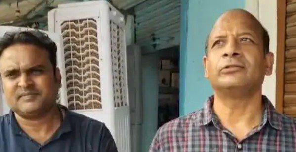 सोनभद्र: बीजपुर बाजार में स्वास्थ्य विभाग की बड़ी कार्रवाई, अवैध रूप से संचालित तीन स्वास्थ्य केंद्र सील
