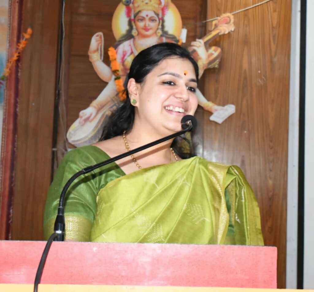 मिर्जापुर की पूर्व जिलाधिकारी एवं वर्तमान में राजस्व परिषद, उत्तर प्रदेश में विशेष सचिव के पद पर कार्यरत दिव्या मित्तल तीन दिवसीय शासकीय दौरे पर मिर्जापुर पहुंचेंगी। इस दौरान वह जिले में संचालित विभिन्न विकास योजनाओं और प्रशासनिक कार्यों की समीक्षा करेंगी तथा संबंधित अधिकारियों से प्रगति की जानकारी लेंगी