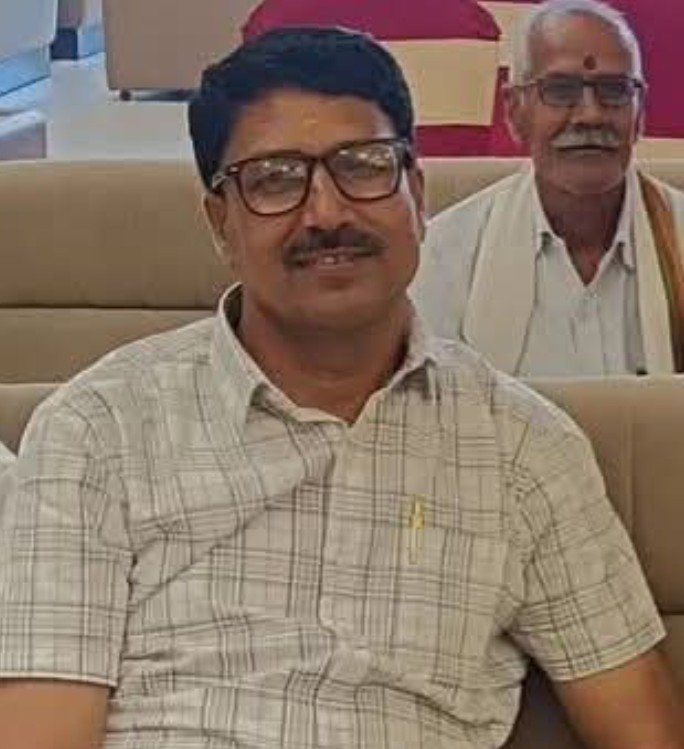 मोबाइल फोन, सोशल मीडिया और घर पहुंचकर बधाई देने वालों का लगा तांता, हंसवाहिनी इंटरमीडिएट कॉलेज के एमडी श्री उमाकांत मिश्रा जी का जन्मदिन हर्षोल्लास के साथ मनाया गया