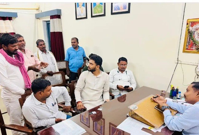 भरपुरा रजवाहा में पानी छोड़ने की मांग को लेकर किसानों ने सिंचाई विभाग का घेराव, टेल तक पानी पहुंचाने की उठाई मांग