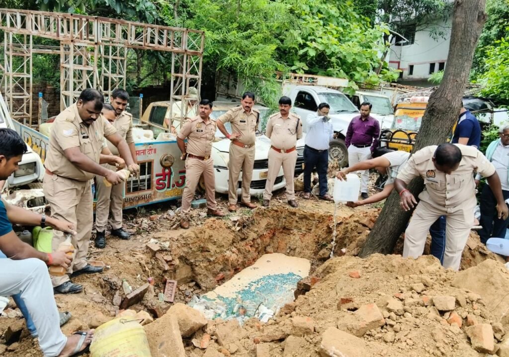 मादक पदार्थों के विनष्टीकरण/निस्तारण हेतु चलाए जा रहे विशेष अभियान मादक पदार्थों के विनष्टीकरण/निस्तारण हेतु चलाए जा रहे विशेष अभियान