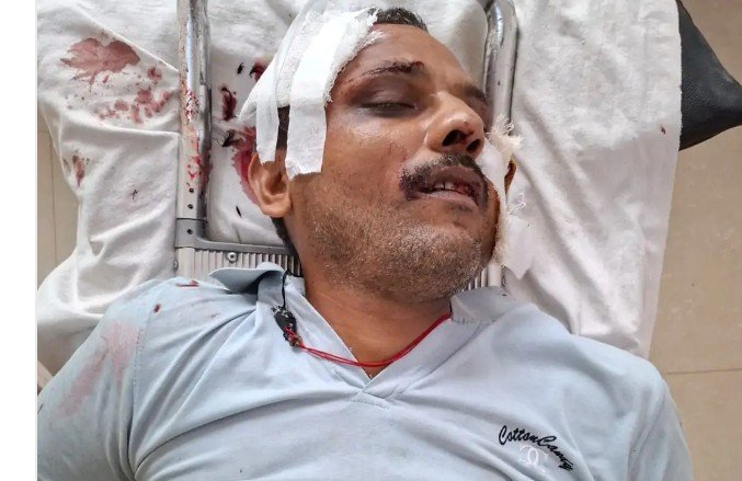 मिर्जापुर-भदोही मार्ग पर भीषण सड़क हादसा, ट्रक की टक्कर से युवक की दर्दनाक मौत मिर्जापुर-भदोही मार्ग पर भीषण सड़क हादसा, ट्रक की टक्कर से युवक की दर्दनाक मौत