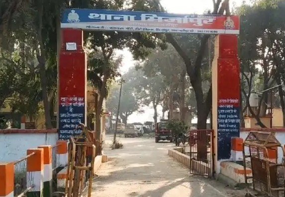 मिर्जापुर में युवती लापता, पिता ने युवक पर बहला-फुसलाकर ले जाने का लगाया आरोप, पुलिस ने दर्ज किया मुकदमा