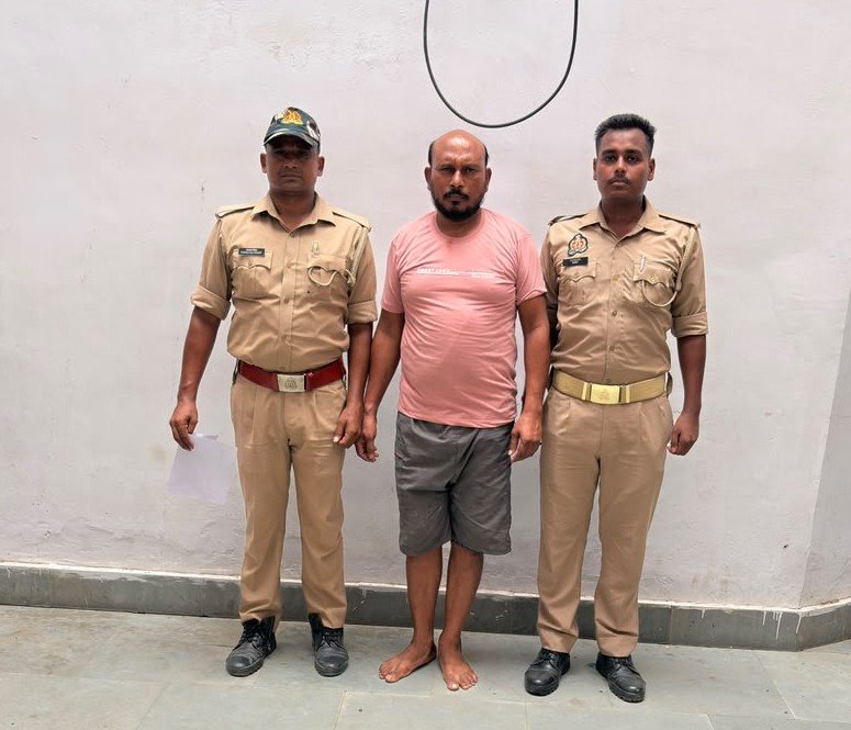 थाना अहरौरा पुलिस द्वारा लापरवाही पूर्वक वाहन चलाकर गैर-इरादतन हत्या के अभियोग से सम्बन्धित अभियुक्त गिरफ्तार थाना अहरौरा पुलिस द्वारा लापरवाही पूर्वक वाहन चलाकर गैर-इरादतन हत्या के अभियोग से सम्बन्धित अभियुक्त गिरफ्तार