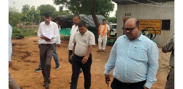 मिर्जापुर: गुर्गी पशु आश्रय स्थल का एसडीएम व बीडीओ ने किया औचक निरीक्षण, व्यवस्थाओं का लिया जायजा मिर्जापुर: गुर्गी पशु आश्रय स्थल का एसडीएम व बीडीओ ने किया औचक निरीक्षण, व्यवस्थाओं का लिया जायजा