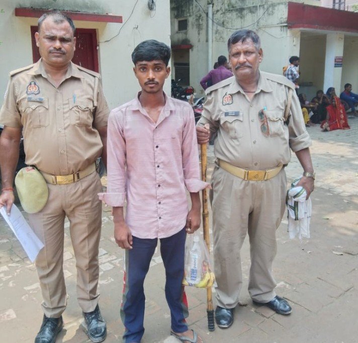 थाना को0देहात पुलिस द्वारा नाबालिग को बहला-फुसला व दुष्कर्म के भगाने के अभियोग से सम्बन्धित वांछित अभियुक्त गिरफ्तार थाना को0देहात पुलिस द्वारा नाबालिग को बहला-फुसला व दुष्कर्म के भगाने के अभियोग से सम्बन्धित वांछित अभियुक्त गिरफ्तार