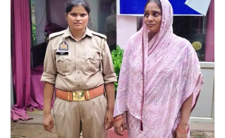 मिर्जापुर: जहरीला पदार्थ खिलाकर तीन लोगों की मौत के मामले में वांछित महिला गिरफ्तार, भेजी गई जेल मिर्जापुर: जहरीला पदार्थ खिलाकर तीन लोगों की मौत के मामले में वांछित महिला गिरफ्तार, भेजी गई जेल