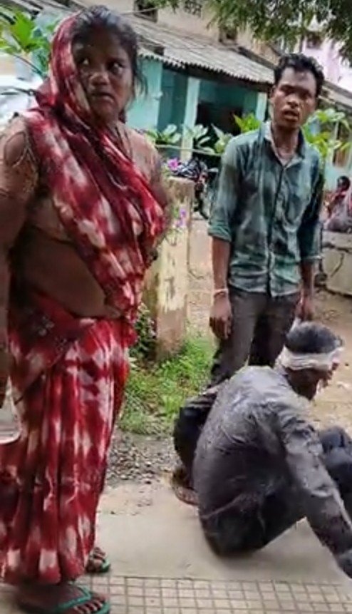सोनभद्र: तेज रफ्तार बाइक अनियंत्रित होकर गिरी, एक की मौत, दूसरा गंभीर घायल