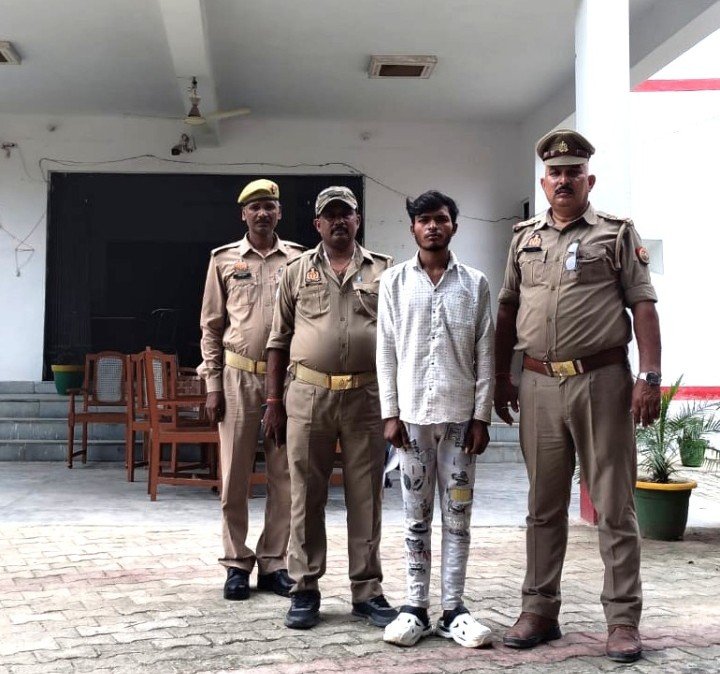 थाना जमालपुर पुलिस द्वारा नाबालिग को बहला-फुसला के भगाने के अभियोग से सम्बन्धित अभियुक्त गिरफ्तार