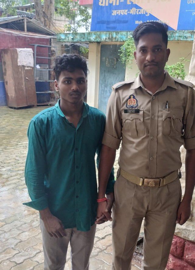 थाना लालगंज पुलिस द्वारा नाबालिग को बहला फुसला के भगाने व दुष्कर्म करने के अभियोग से सम्बन्धित अभियुक्त गिरफ्तार थाना लालगंज पुलिस द्वारा नाबालिग को बहला फुसला के भगाने व दुष्कर्म करने के अभियोग से सम्बन्धित अभियुक्त गिरफ्तार