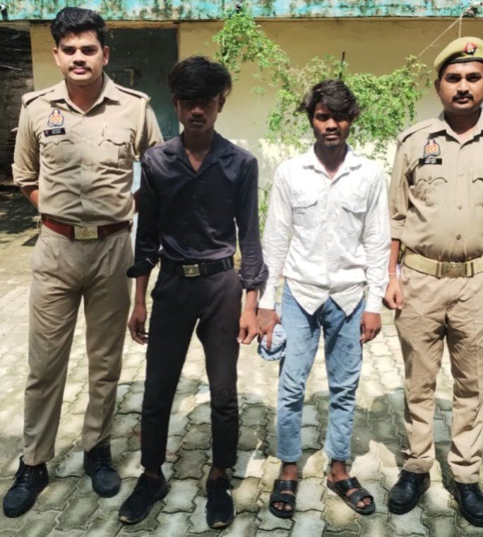 थाना लालगंज पुलिस द्वारा नाबालिग 03 लड़कियों को बहला फुसला भगाने, मारपीट व बन्धक बनाने के अभियोग से सम्बन्धित 02 अभियुक्त गिरफ्तार थाना लालगंज पुलिस द्वारा नाबालिग 03 लड़कियों को बहला फुसला भगाने, मारपीट व बन्धक बनाने के अभियोग से सम्बन्धित 02 अभियुक्त गिरफ्तार