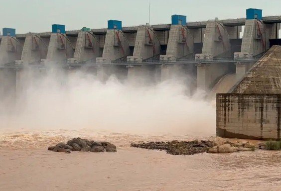 कनहर बांध का जलस्तर 262 मीटर पहुंचा, दो फाटकों से 245 क्यूसेक पानी छोड़ा गया