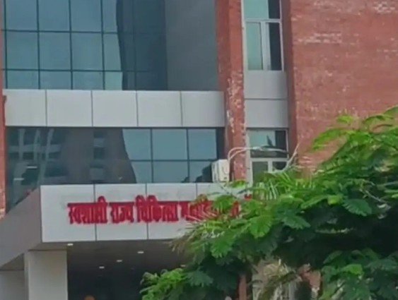 स्वतंत्रता दिवस पर सजा सोनभद्र, मेडिकल कॉलेज में तिरंगा लाइटिंग नहीं होने से उठे सवाल