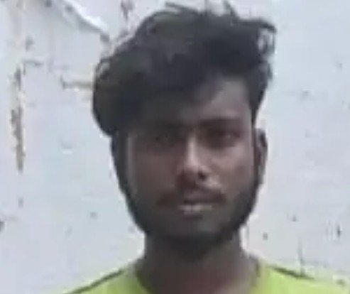 भोजपुर पहाड़ी में मुख्य मार्ग पर जलभराव से हादसा, गड्ढे में गिरा बाइक सवार