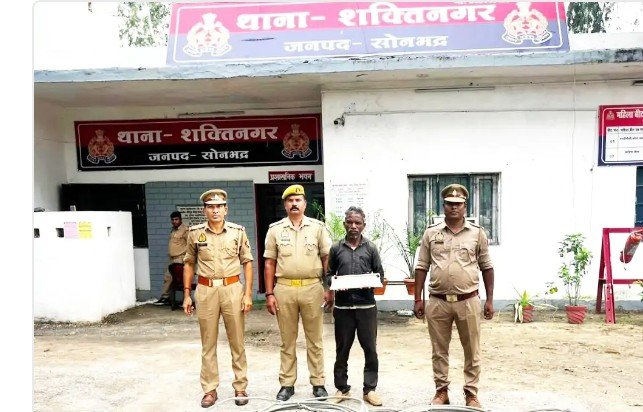 शक्तिनगर पुलिस ने चोरी का किया खुलासा, 9 बंडल कंडक्टर वायर बरामद शक्तिनगर पुलिस ने चोरी का किया खुलासा, 9 बंडल कंडक्टर वायर बरामद