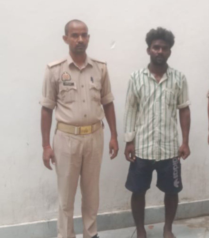थाना चुनार पुलिस द्वारा चोरी के अभियोग से सम्बन्धित अभियुक्त गिरफ्तार, चोरी का सामान बरामद