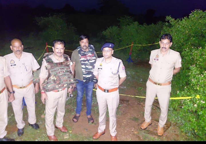 थाना अहरौरा पुलिस द्वारा एक शातिर लुटेरा वांछित अभियुक्त घायल/गिरफ्तार लूट के ₹ 5300/- नगद व घटना में प्रयुक्त 01 अदद देशी तमंचा व कारतूस बरामद